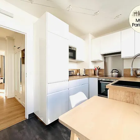 King Size Beds - 2 Bathrooms - 2 Free Parking Appartamento *