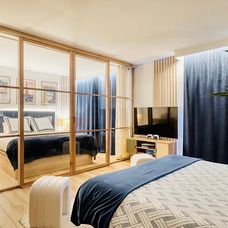 King Size Beds - 2 Bathrooms - 2 Free Parking Appartamento *